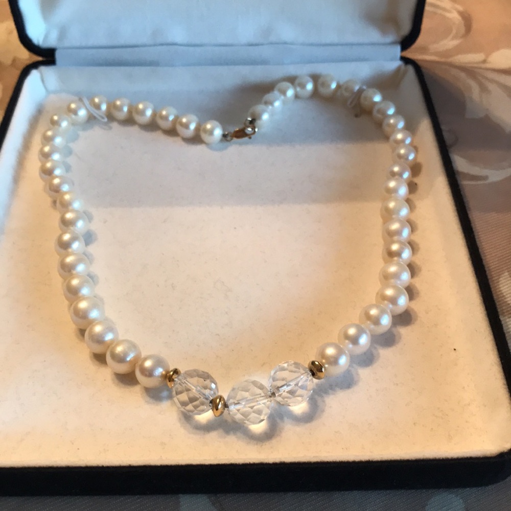 14K GOLD MACY’S AUTHENTIC PEARLS AND CRYSTAL NECKLACE